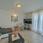 Apartment Bugenvila *