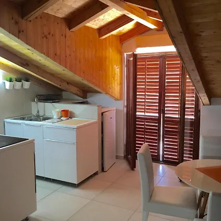 Bugenvila Rogoznica (Sibenik-Knin)