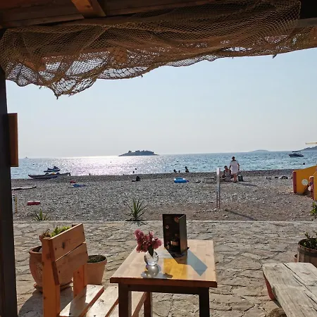 Bugenvila Apartman Rogoznica