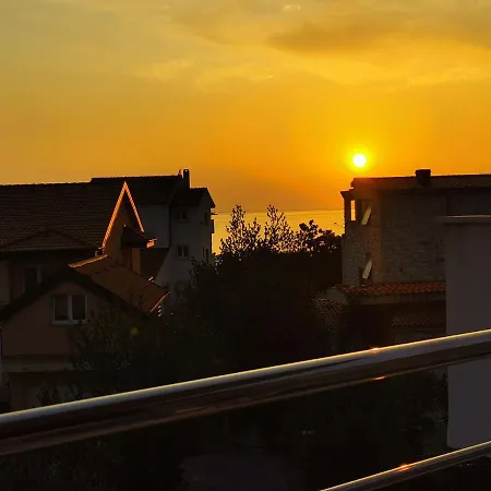 Apartment Bugenvila