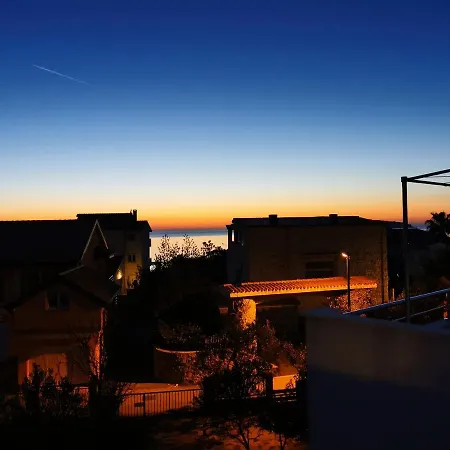 Apartman Bugenvila *
