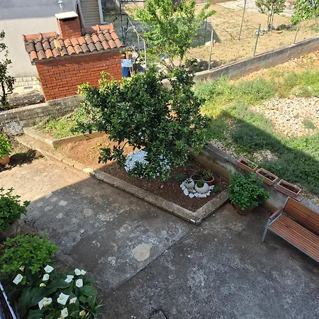 Bugenvila Апартаменты Рогозница