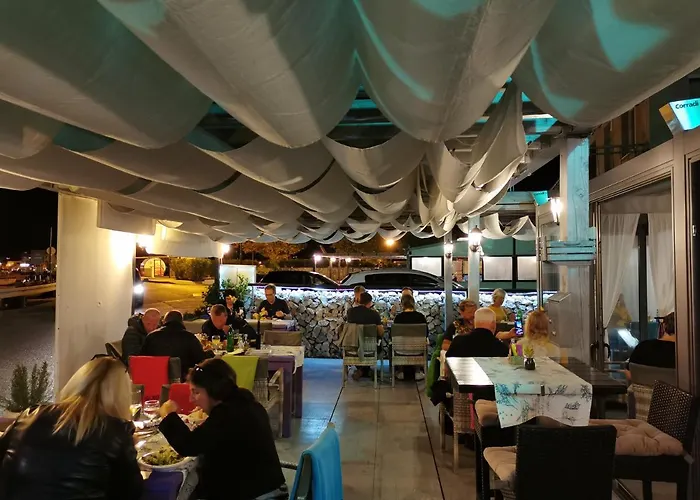 Апартаменты Bugenvila Рогозница