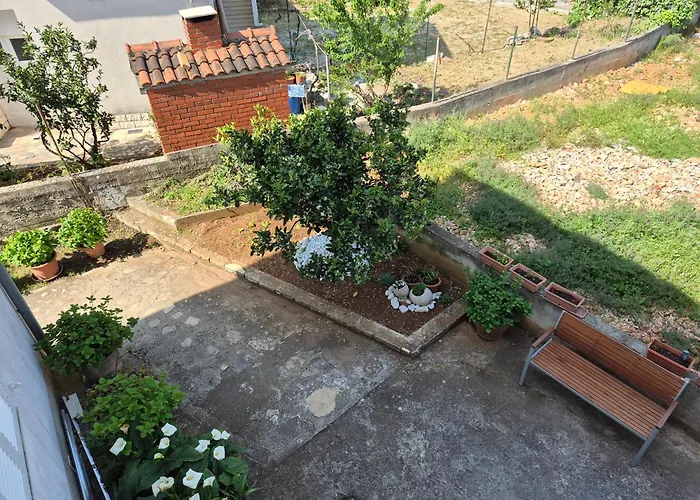 Bugenvila Апартаменты Рогозница